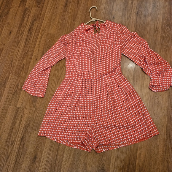 Adorable romper by Alterd State 💖 - Picture 1 of 5